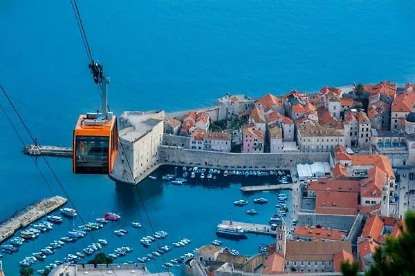 Superior Marangun 아파트